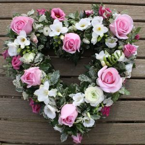 BB-Pink-rose-heart-wreath